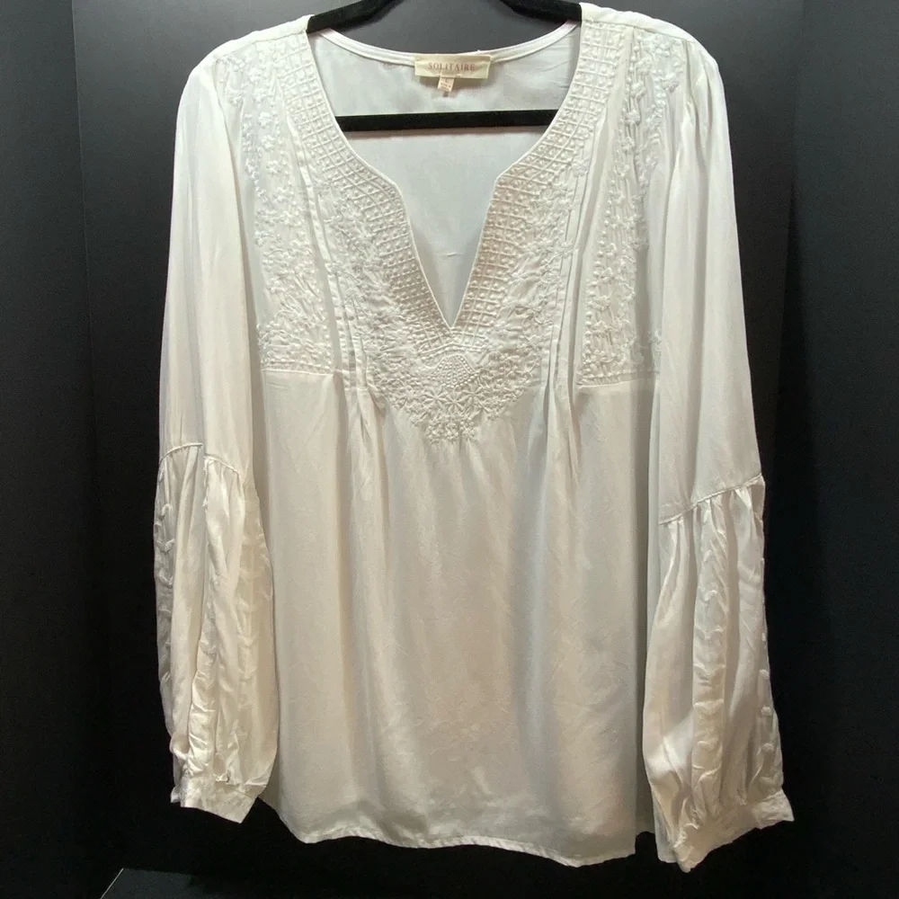 Solitaire Ivory Embroidered Blouse - Picture 2 of 5